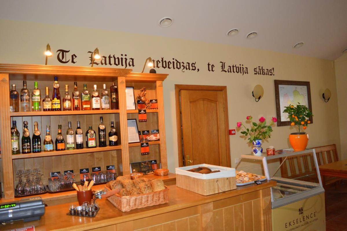 Hotel Rudzupukes Svente Esterno foto