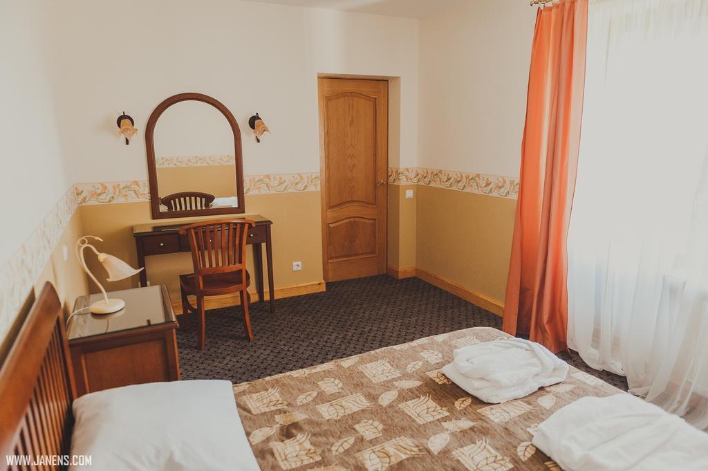 Hotel Rudzupukes Svente Esterno foto