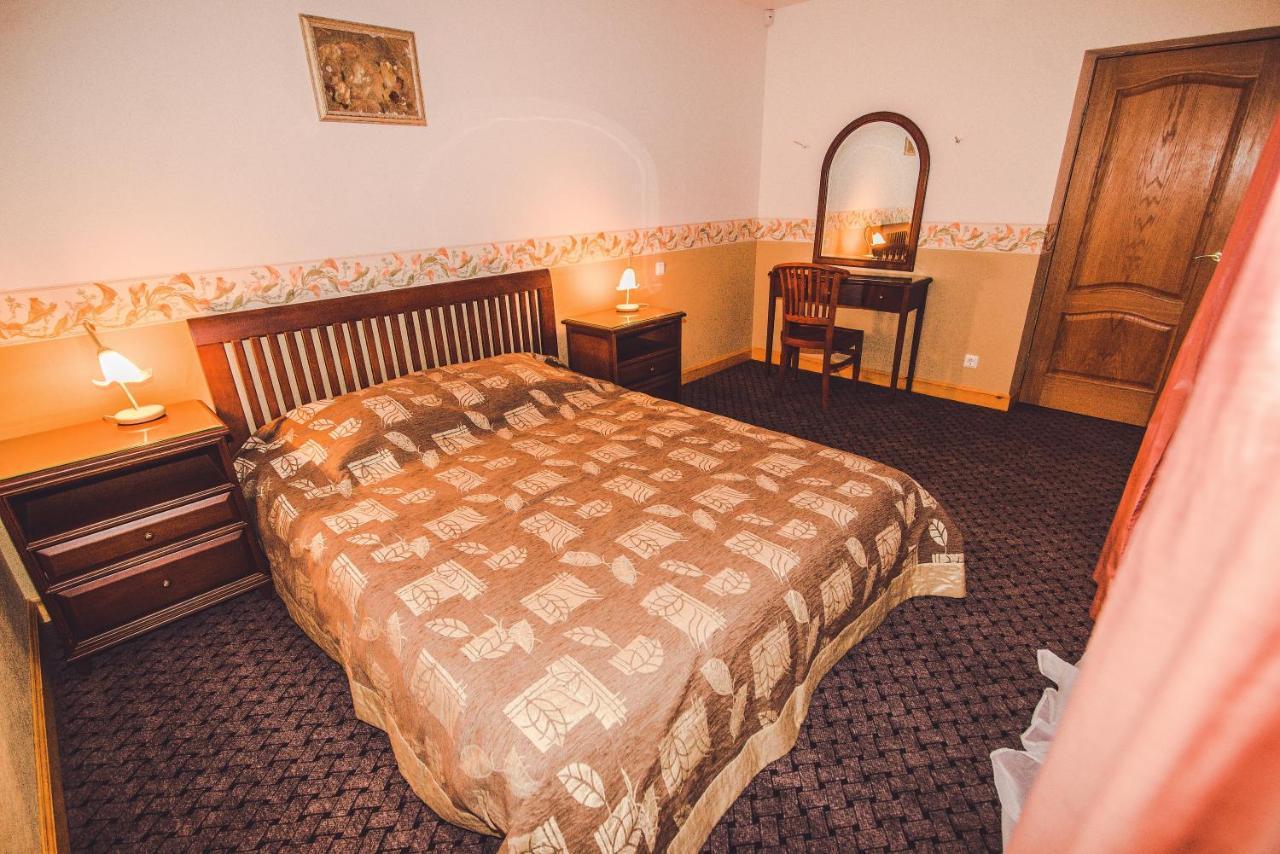 Hotel Rudzupukes Svente Esterno foto
